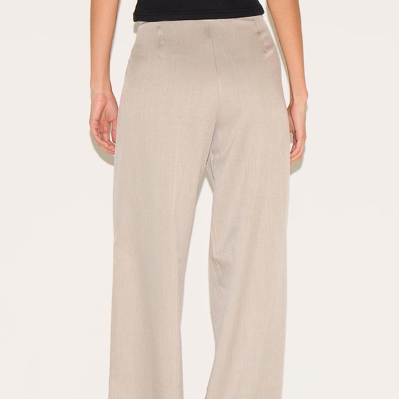 GREY ADJUSTABLE WAISTBAND DETAIL TAILORED PANTS - Picture 3 of 5